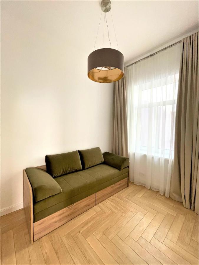 Picturesque Old Town Apartment With Charming Balcony Каунас Экстерьер фото