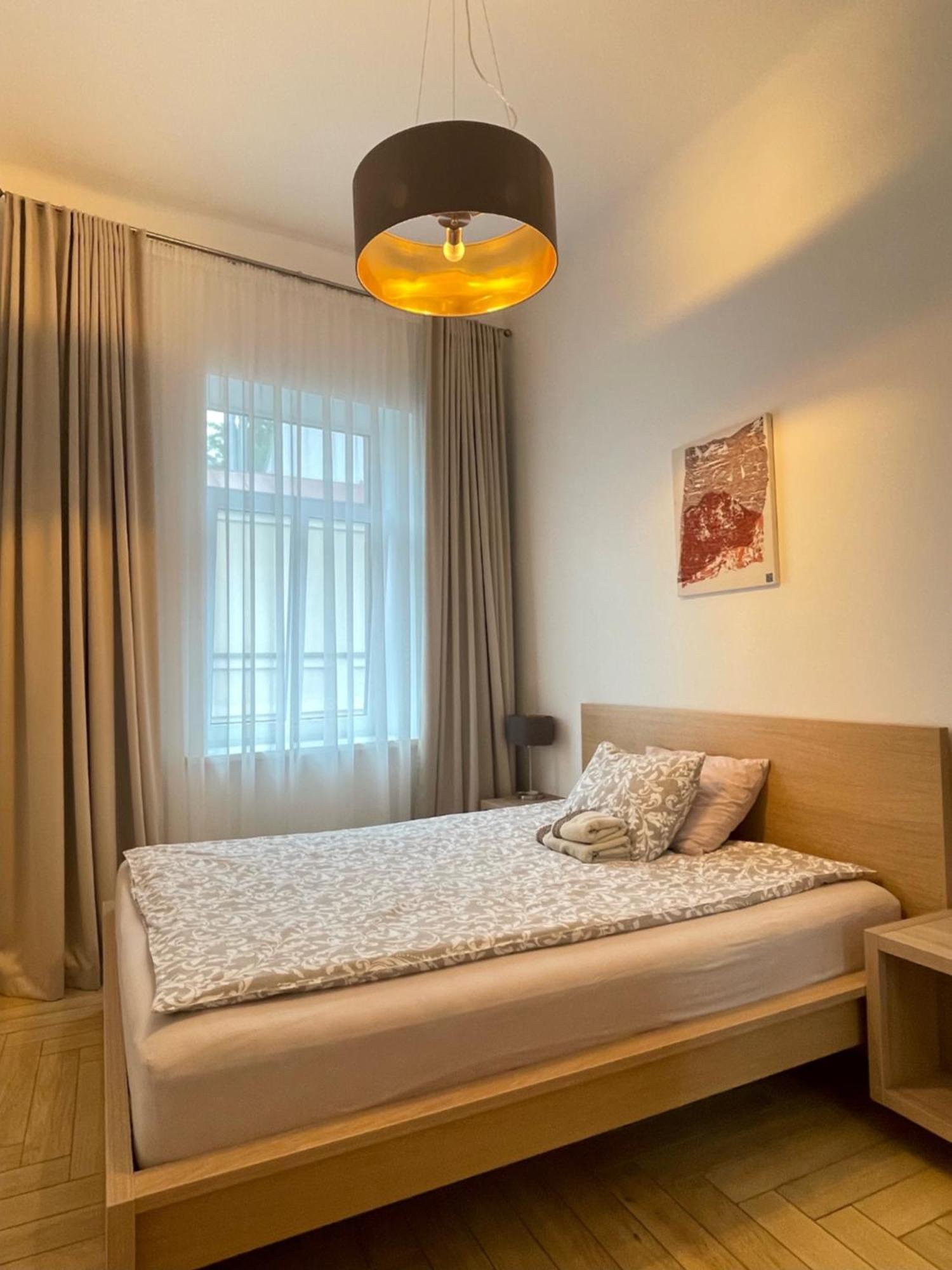 Picturesque Old Town Apartment With Charming Balcony Каунас Экстерьер фото